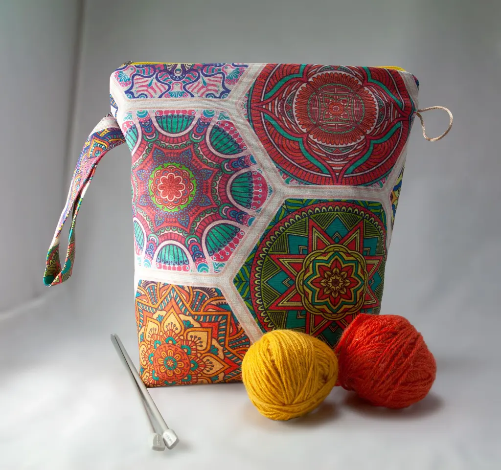 Zipper Mandala Multicolor XL Front Other Side 2.webp