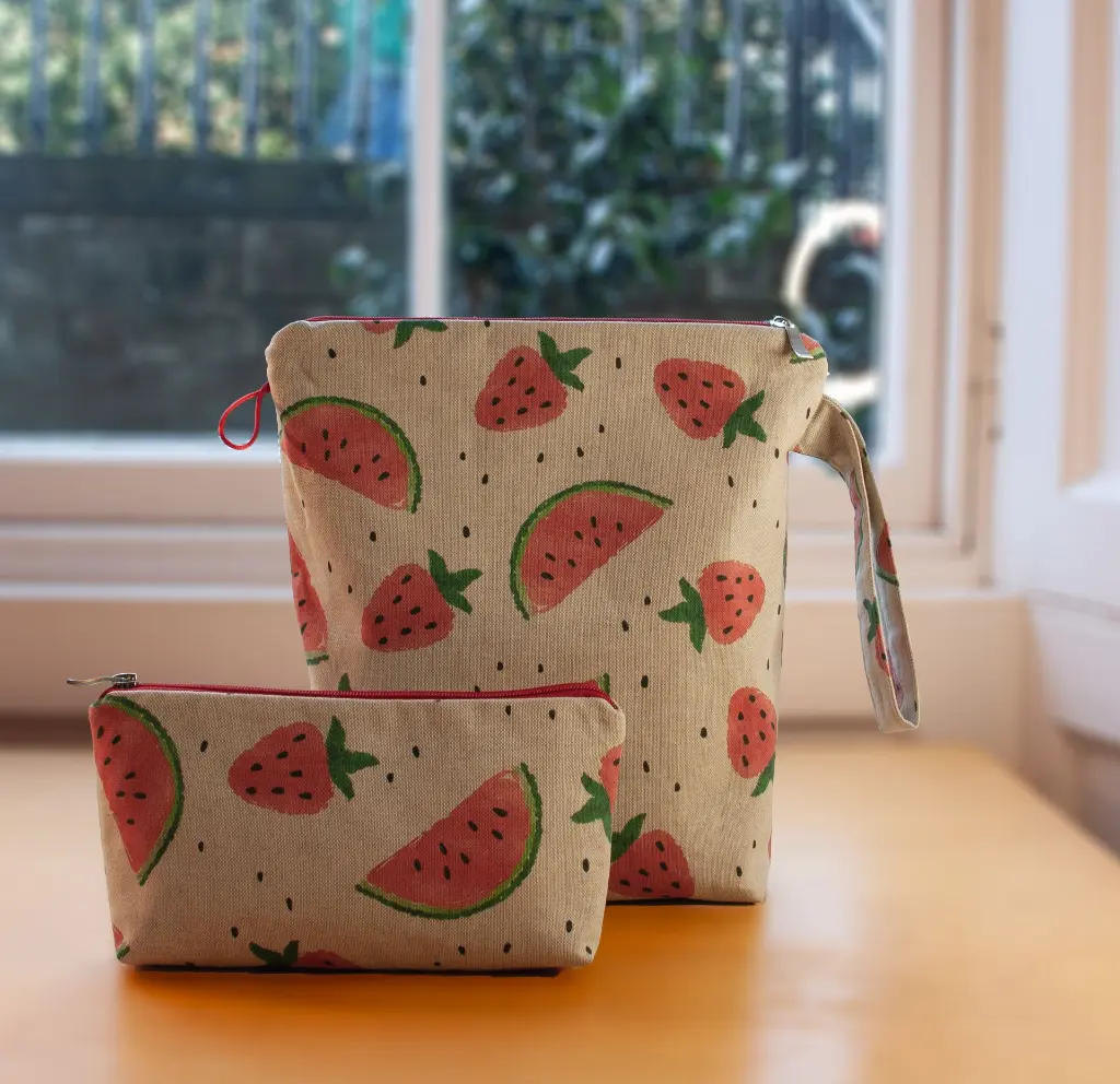 Zipper Wmelon Strawberry XL with Notions Pouch.webp