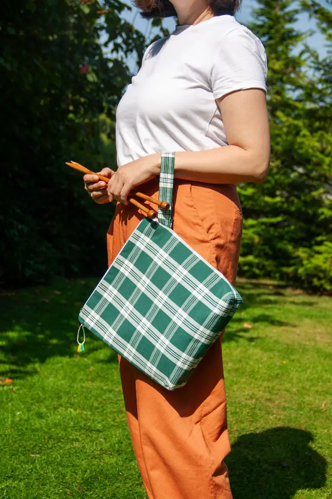 Zipper Plaid Rustikana Green XL with Nadiia Croped.webp