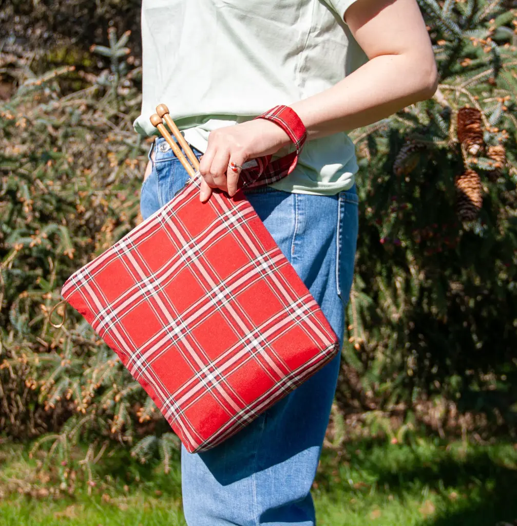 Zipper Plaid Red XL Nadiia Croped.webp