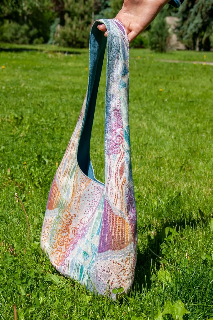 Side Hobo Bag Multi-Color Light M Croped 2.webp