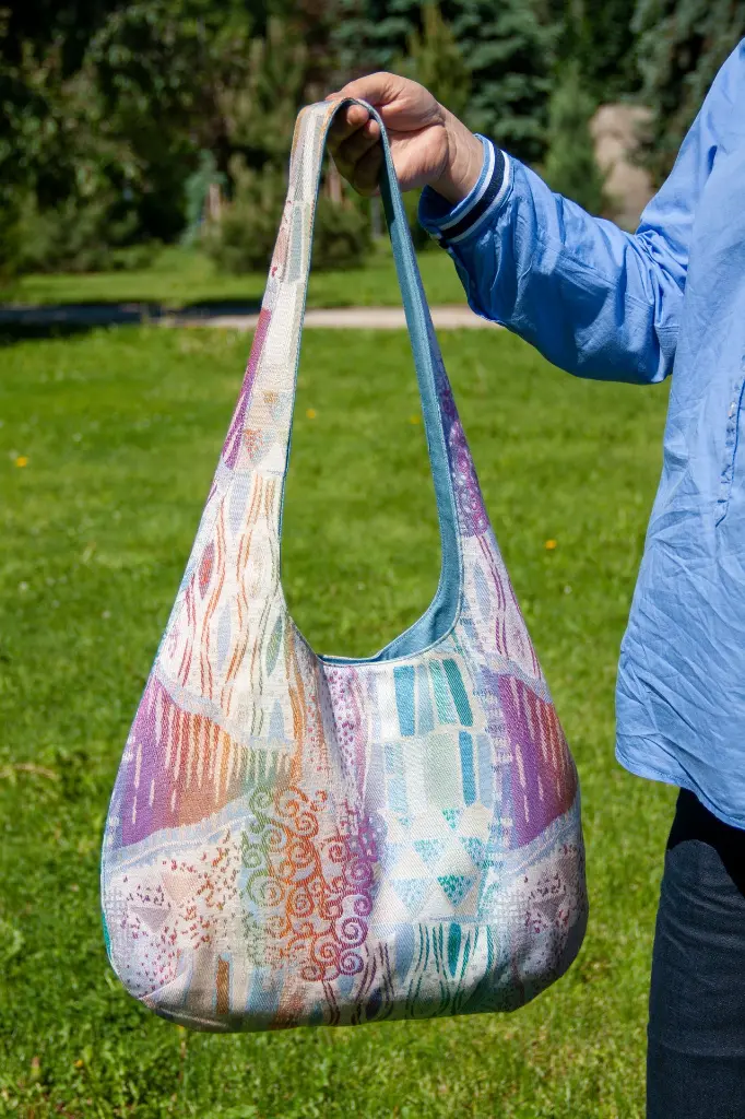 Hobo Bag Multi-Color Light M Croped.webp