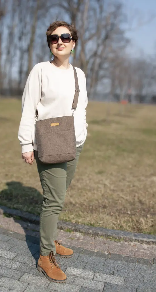 Front Large Crossbody Bag Afina Brown L.webp