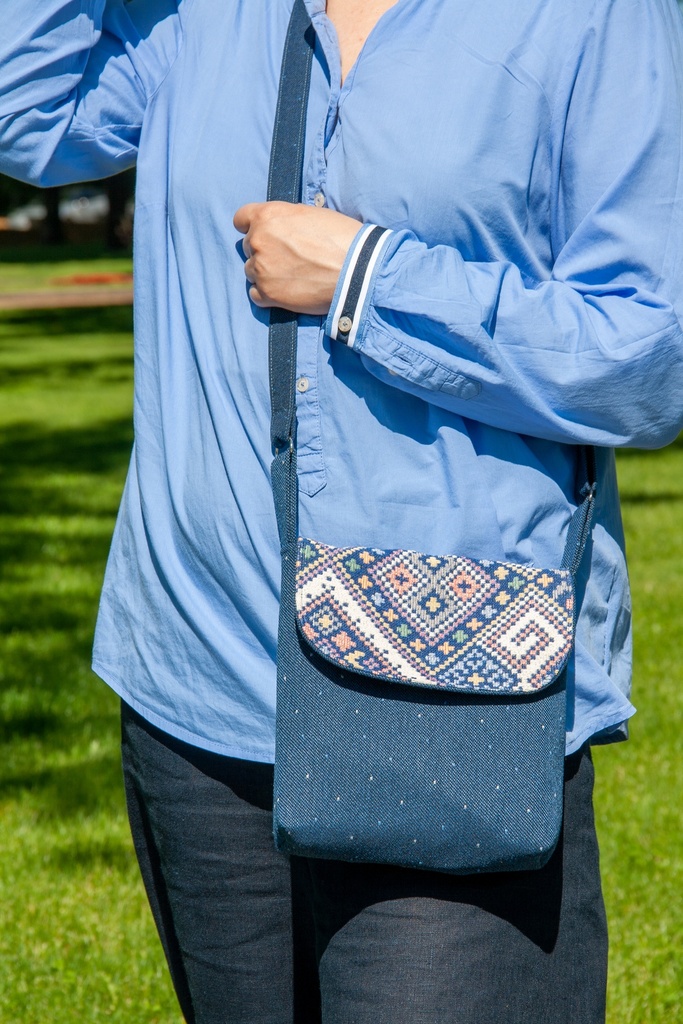 [crb-bluethnic-blue-m] Crossbody Bag Blue Ethnic Blue M