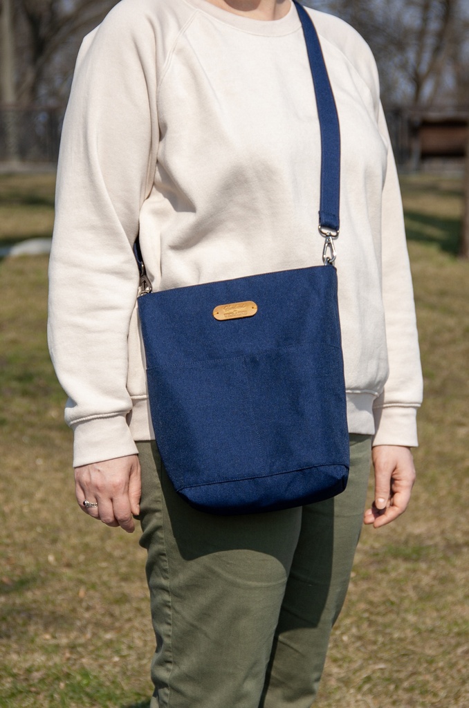 [crb-afina-nblue-l] Large Crossbody Bag Afina Navy Blue L