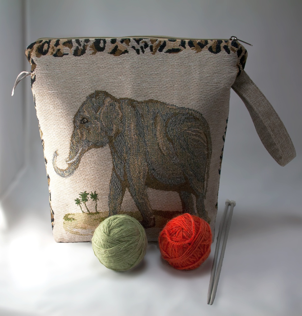 [pbz-eleph-beige-xl] Zipper Elephant Beige XL