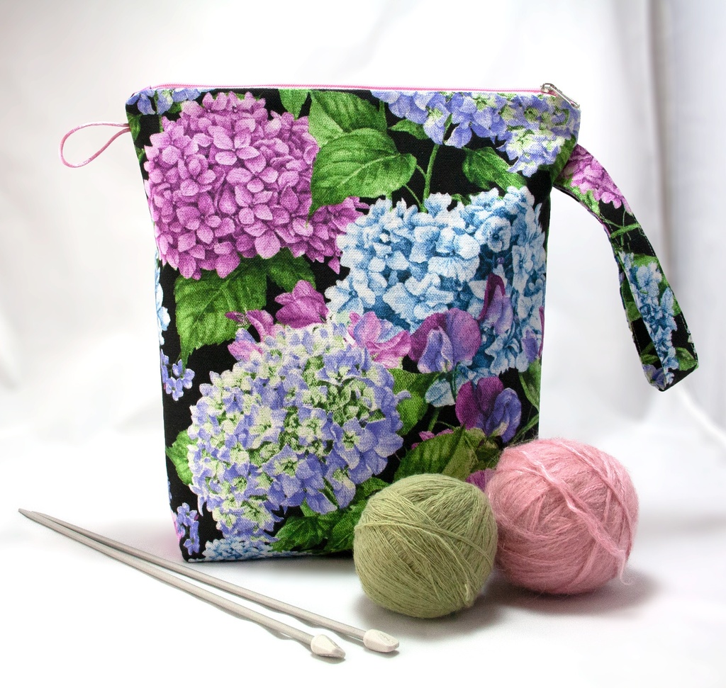 [pbz-hydra-black-xl] Zipper Hydrangea Black XL